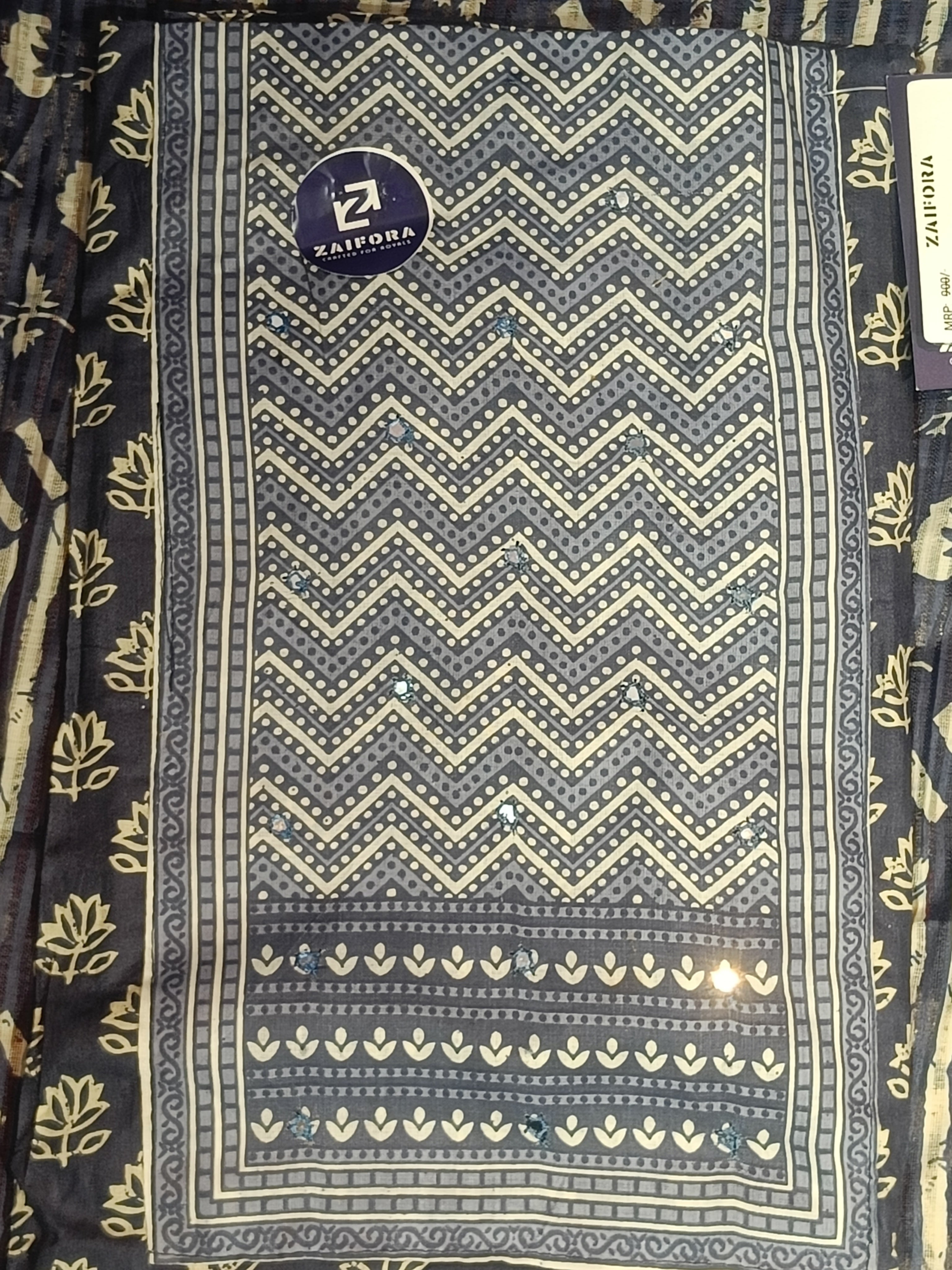 100% Cotton regular wear suit.