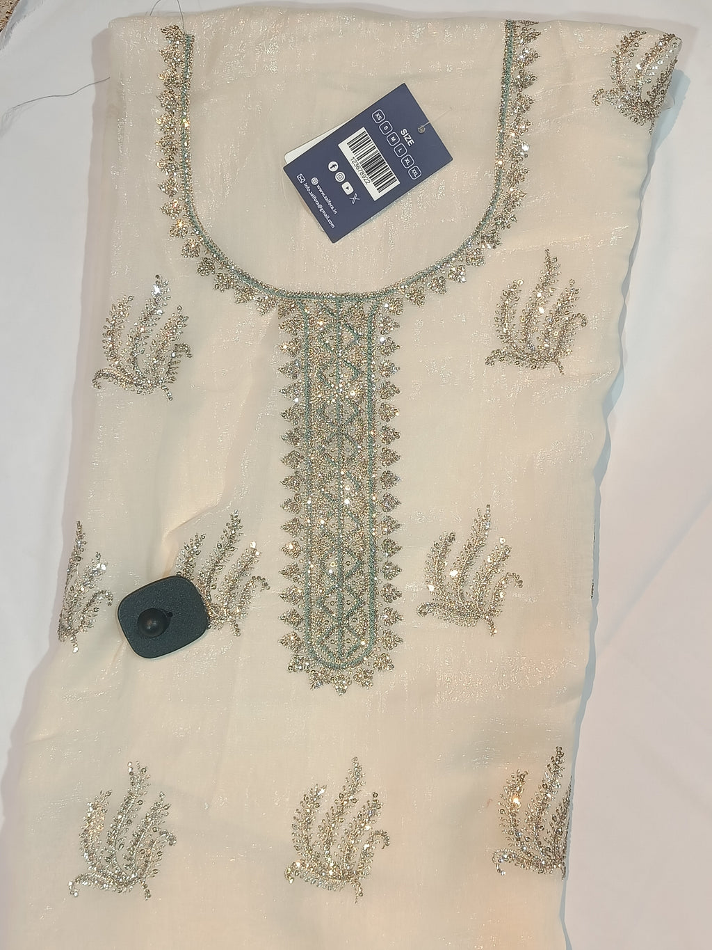 Fancy suit contrast colour in crunchy fabric