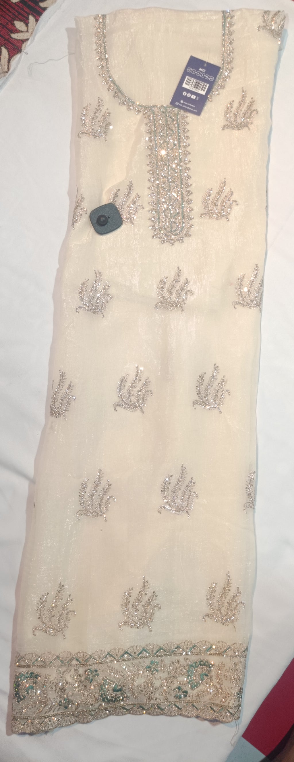 Fancy suit contrast colour in crunchy fabric