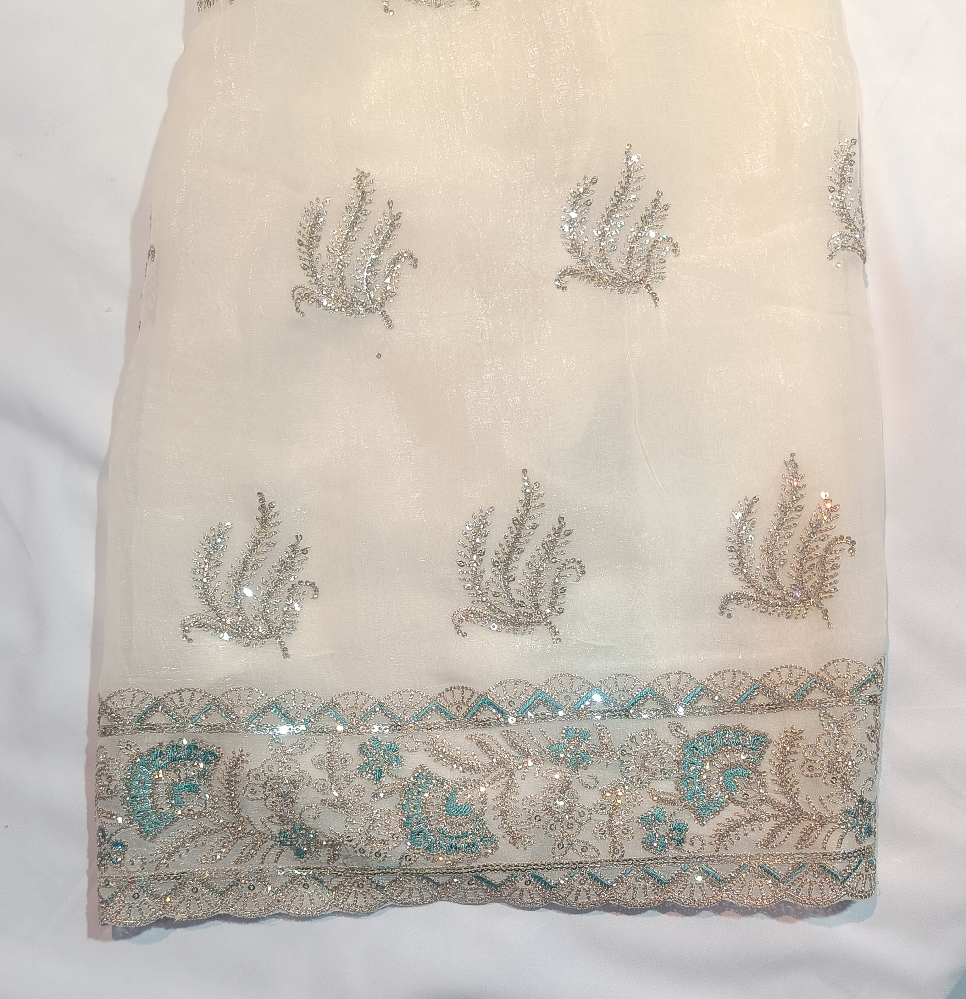 Fancy suit contrast colour in crunchy fabric